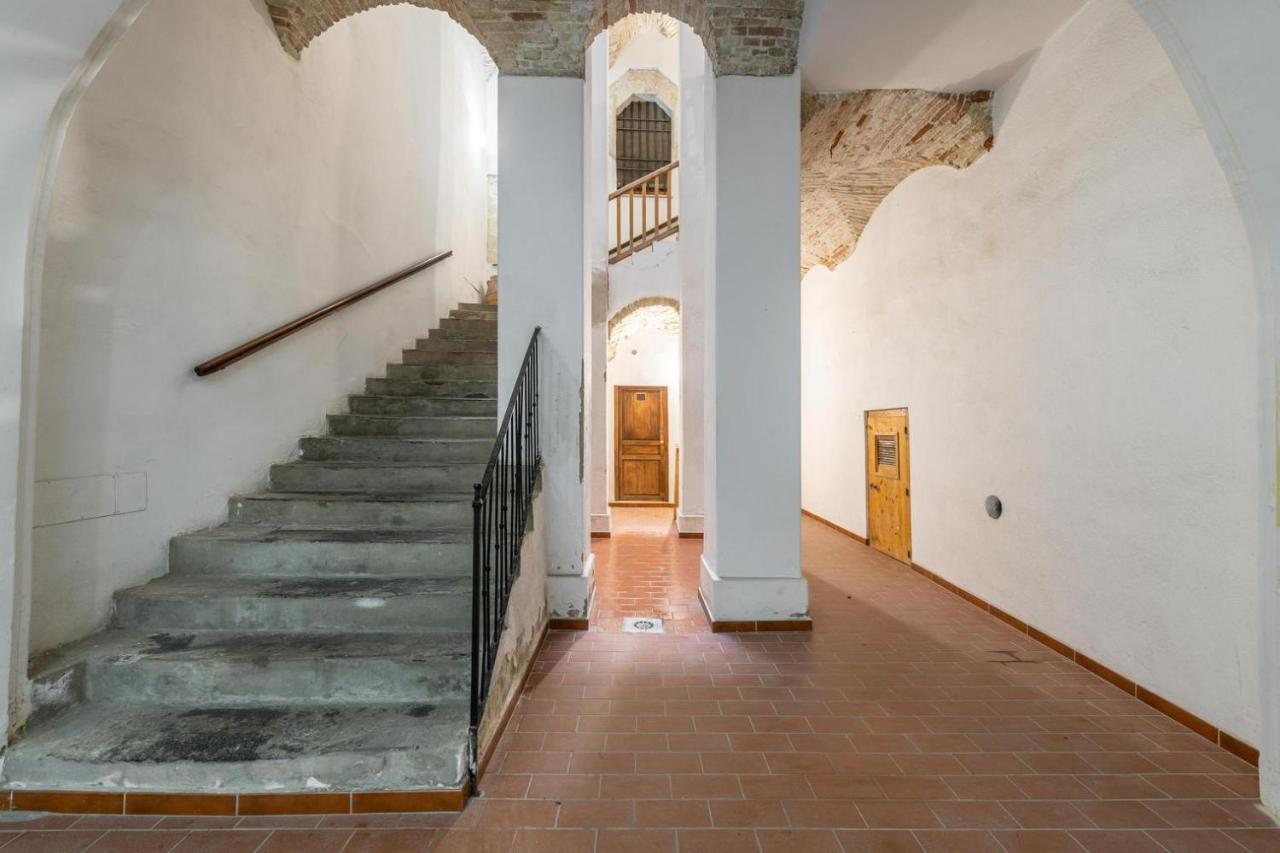 Apartment Borro Palace
